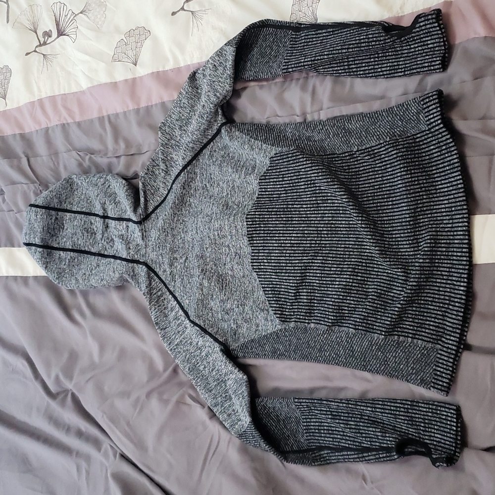 Fabletics hoodie - Picture 3 of 6